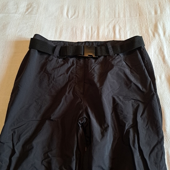 Obermeyer women's size 8 black snow pants with belt style # 35137 - Picture 9 of 9